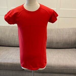 Ivivva girls size 12 short sleeved athletic t-shirt